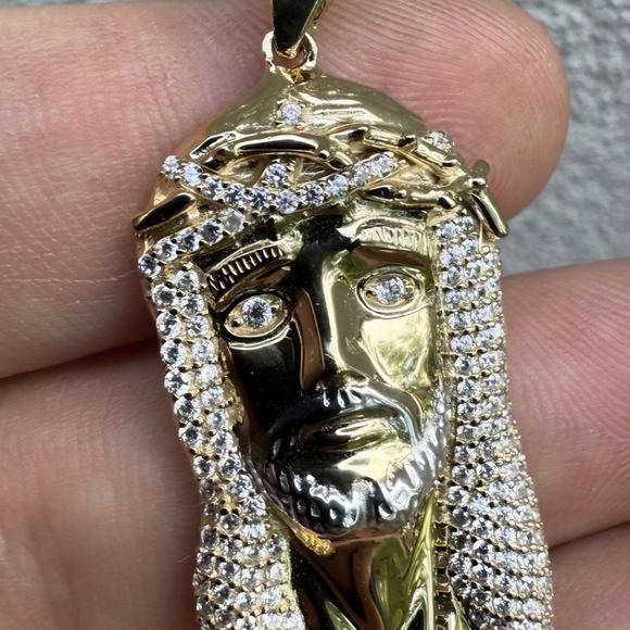 Jesus Piece Outline Hip Hop Pendant - 14k Gold Over Vermeil 925 Sterling Silver - Picture 5 of 7